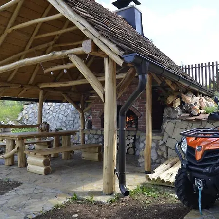 Sapat Sume Vila Ljubos